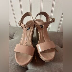 Black rivet women’s size 8 Tan wedge heals